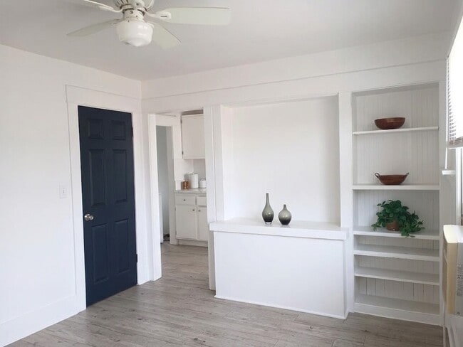 421 N Virginia Ct Unit 421 N Virginia Ct