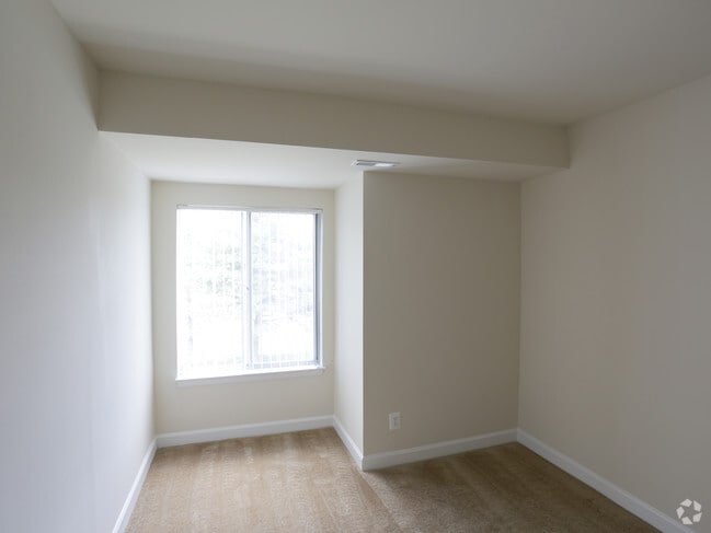 2BR, 1BA