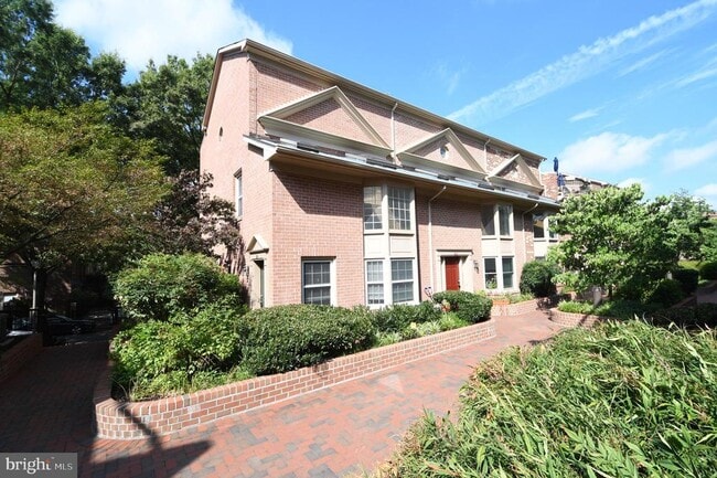 Photo - 601 N Tazewell St