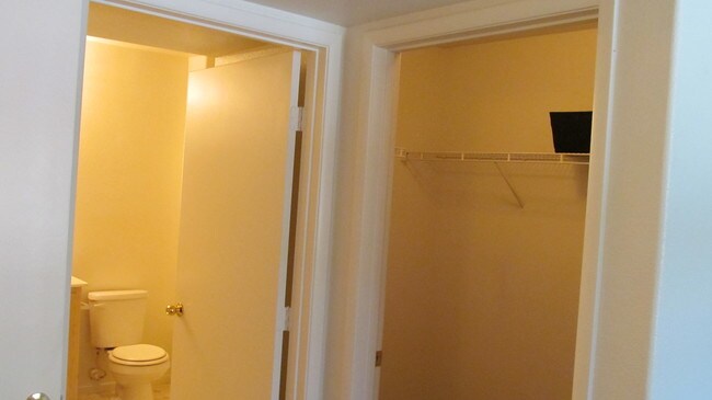 2BR/2BA Master Bath / Closet