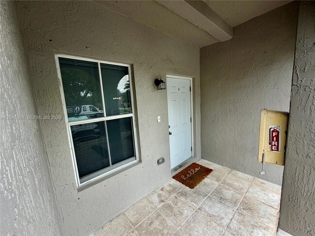 Photo - 14051 SW 49th Ct
