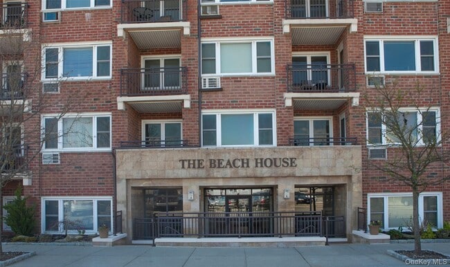 Building Photo - 740 E Broadway Unit 2F