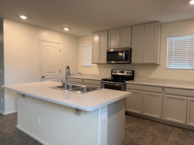 Photo - 16579 W Jenan Dr