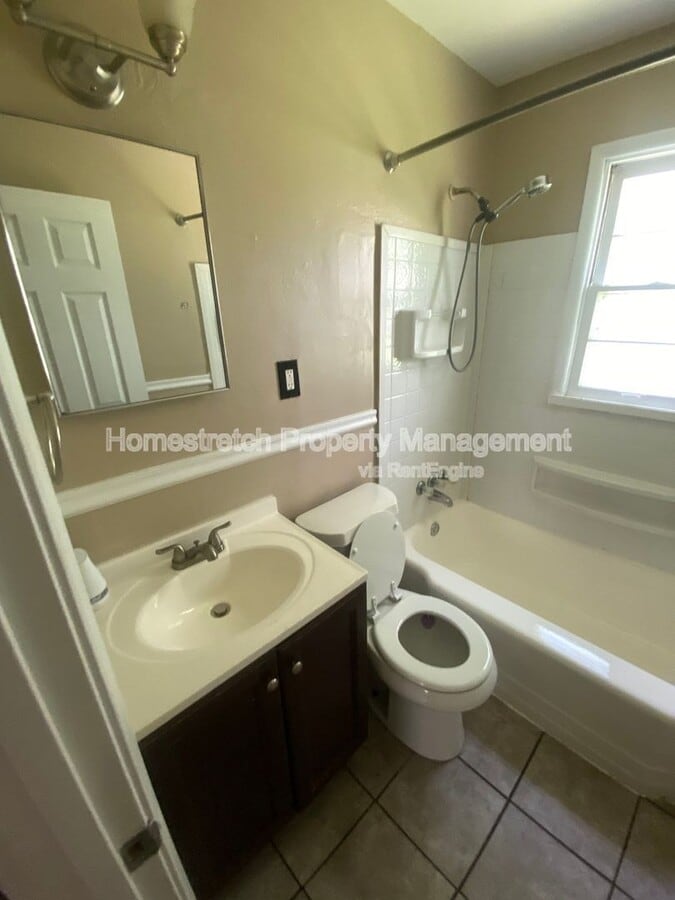 Photo - 8253 Frost Ave