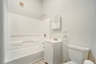 Photo - Located in the vibrant Humboldt Park neighborhood Unidad 3131-2R