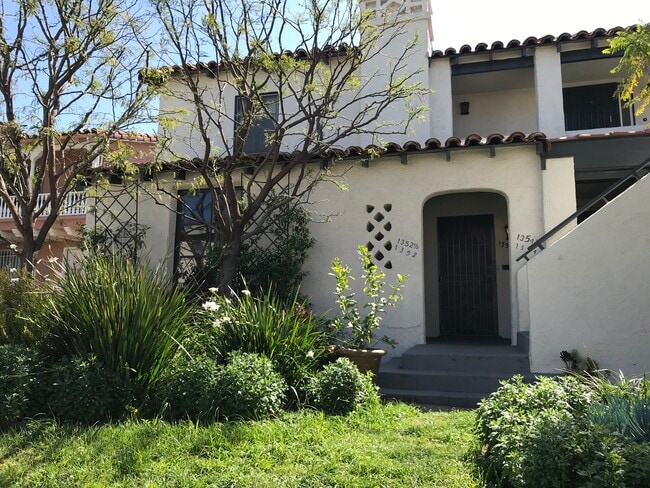 Photo - 1352 Masselin Ave Unidad 1352