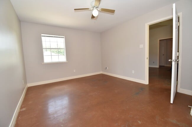 Photo - 3 Bedroom 2 Bath Home in Ruston