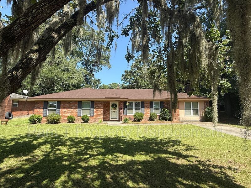 Photo - 606 Highland Dr House