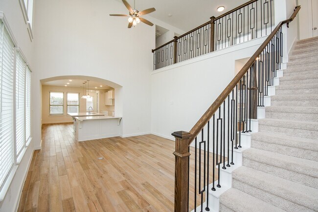 Photo - 2526 Seedling St