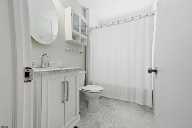 Photo - 14 N Sacramento Ave Unit B1