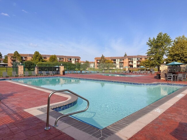Golfside Lake - Golfside Lake Apartments