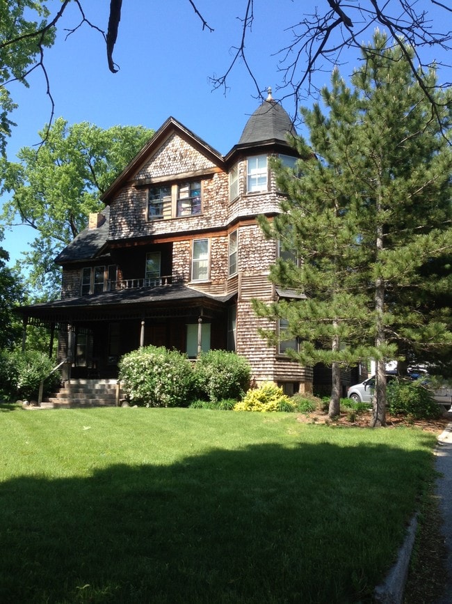 Photo - 802 Grand Ave