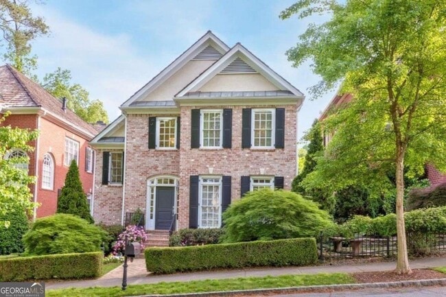 Photo - 704 Longleaf Dr NE