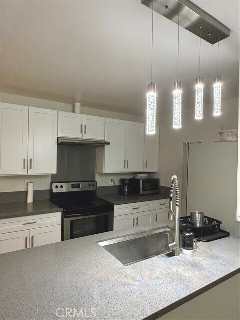 5460 White Oak Ave Unit G113