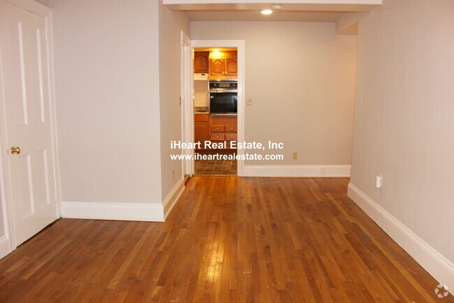 Building Photo - 1322 Commonwealth Ave Rental