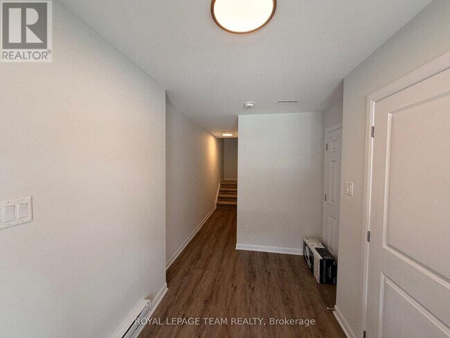 Photo - 377 Bankside Way