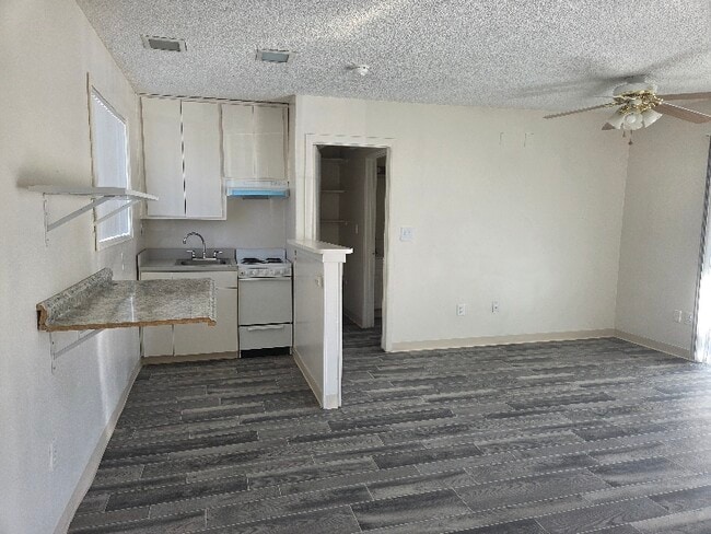 Photo - 995 N Mollison Ave Unit 36