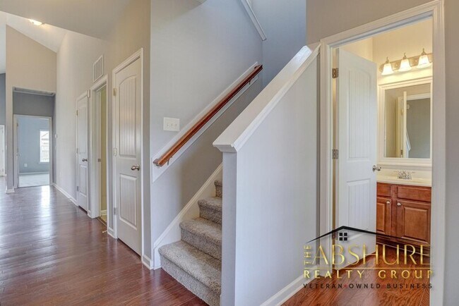 Photo - 535 Smith Ridge Way