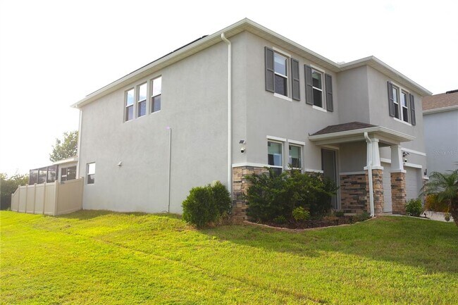 2471 Warren Acrs Blvd
