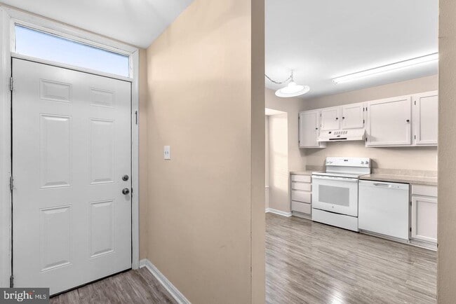 Building Photo - 9116 Tymat Ct