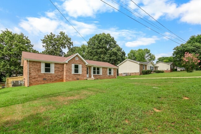 Photo - 931 Poppy Dr