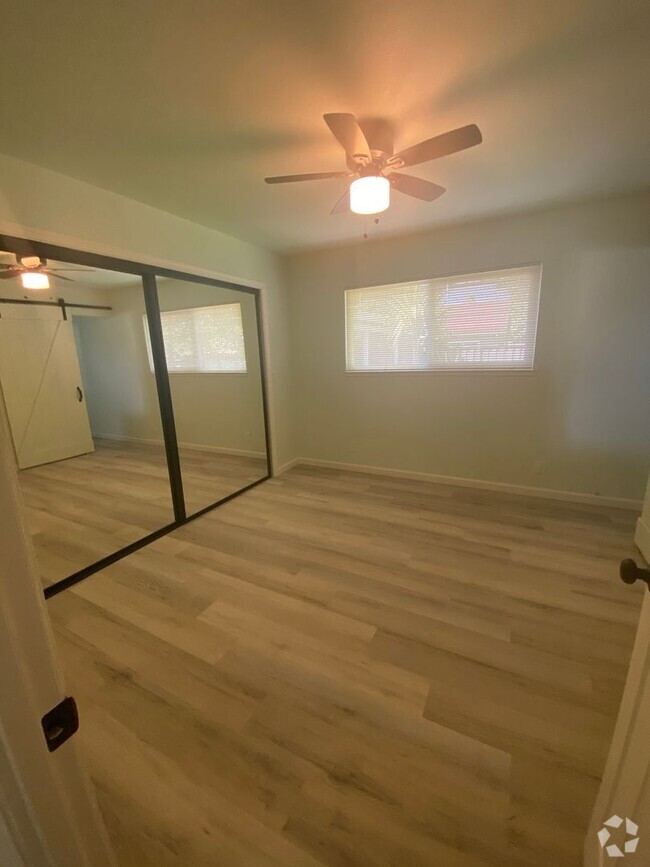 Building Photo - MUST SEE!!!!! Beautifully Remodeled Home i...