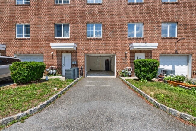 Photo - 120 Garabrant St Unit 1