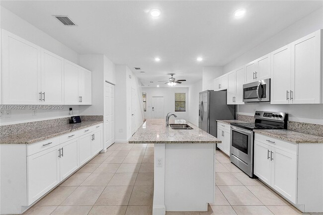 Photo - 1541 SW 28th St