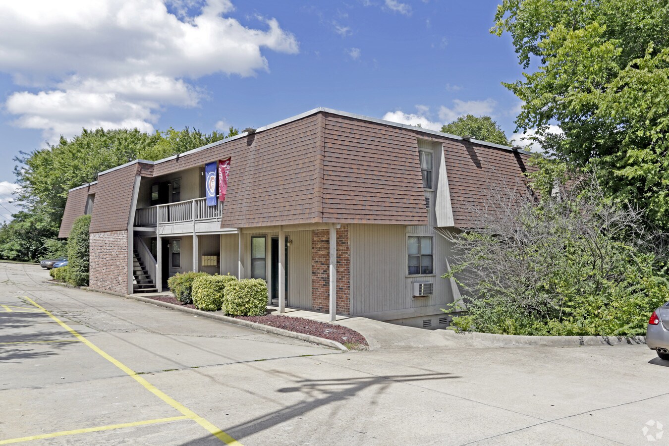 Photo - Wedington Oak Apartments