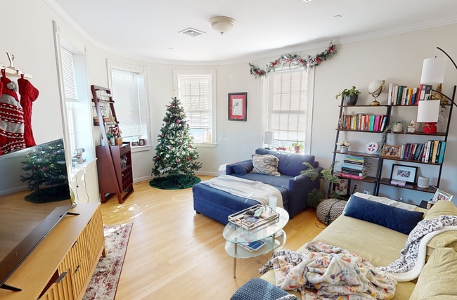 Photo - 4 Bishop Allen Dr Unidad 2