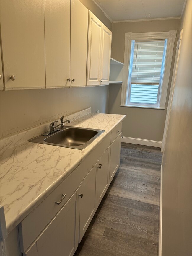 Building Photo - 7 Lund St Unit 3 Rental