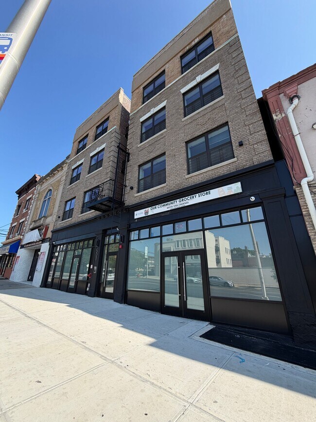 Building Photo - 501 Central Ave Unit 3D