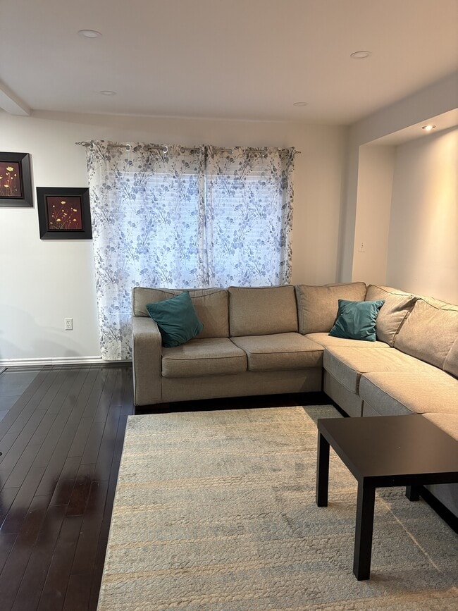 Photo - 68 Four Seasons Cir