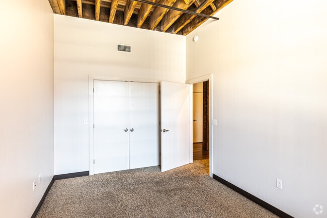1BR, 1BA - 673SF - Stove Lofts