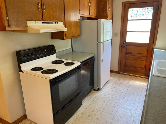 213 N 10th Ave