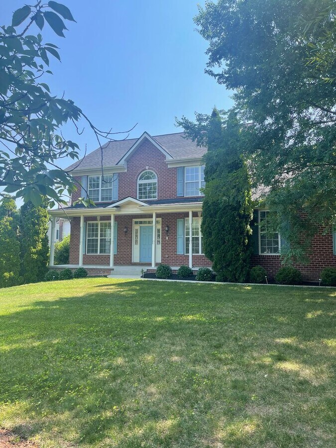SINGLE FAMILY HOME IN VILLAGES OF URBANA - SINGLE FAMILY HOME IN VILLAGES OF URBANA