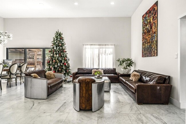 Photo - 513 Leslie Dr