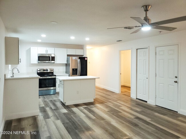 223 Monterey Blvd