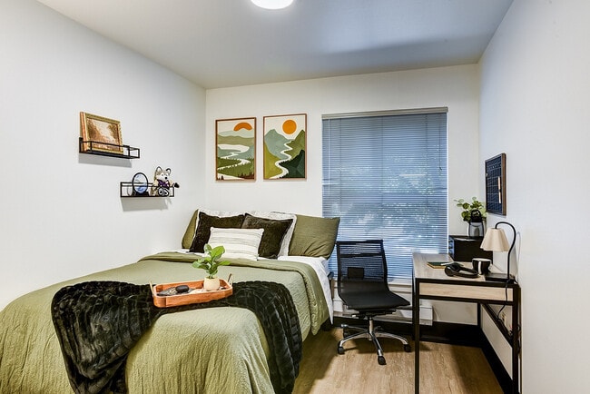Bedroom Green