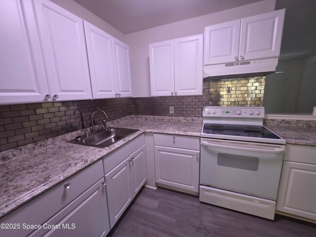 Photo - 747 E University Blvd