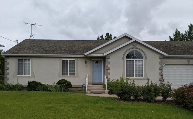 Photo - 540 E 200 S House