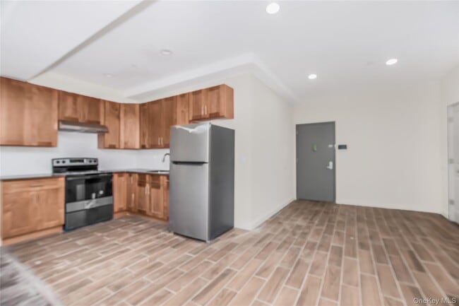 Photo - 409 Warburton Ave