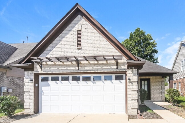 Building Photo - 7333 Green Ash Dr