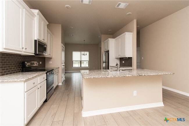 Photo - 717 Holstein Dr