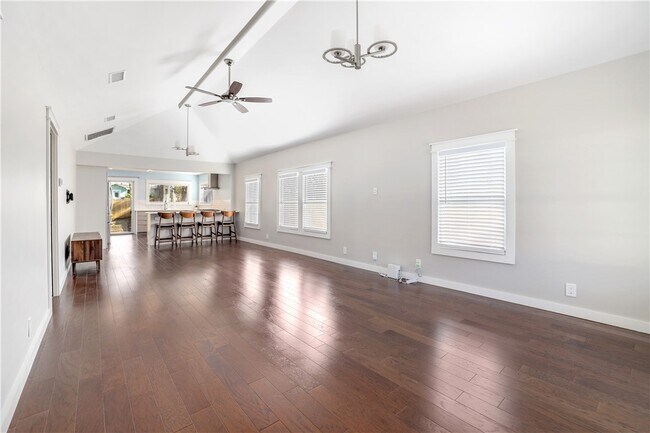 Photo - 416 S College Ave