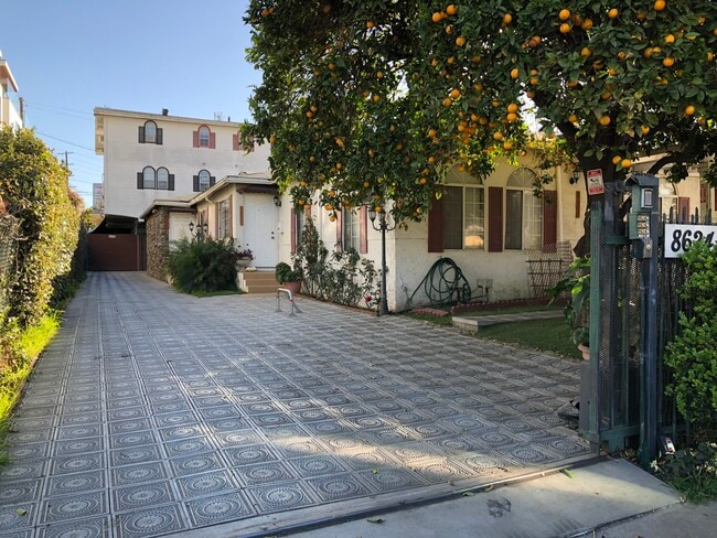 Building Photo - 8624 Olin St Unit 8624