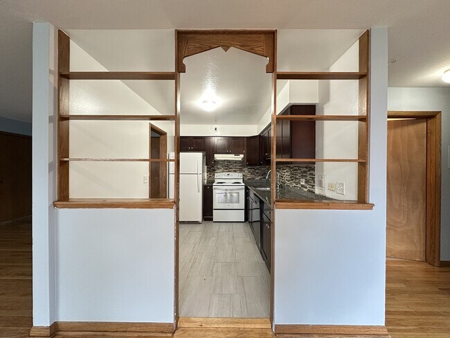 Photo - 1639 Oakwood Ave Unit 302