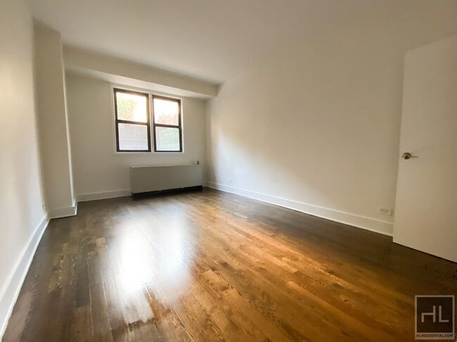 Photo - EAST 63 STREET Unit LOBLO