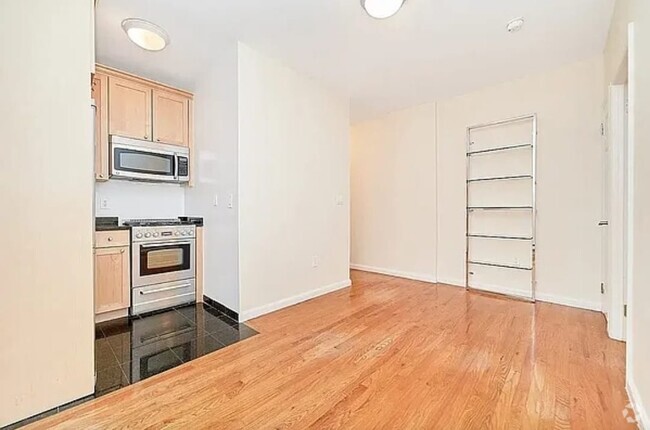 Building Photo - 277 Mott St Unit 1R Rental