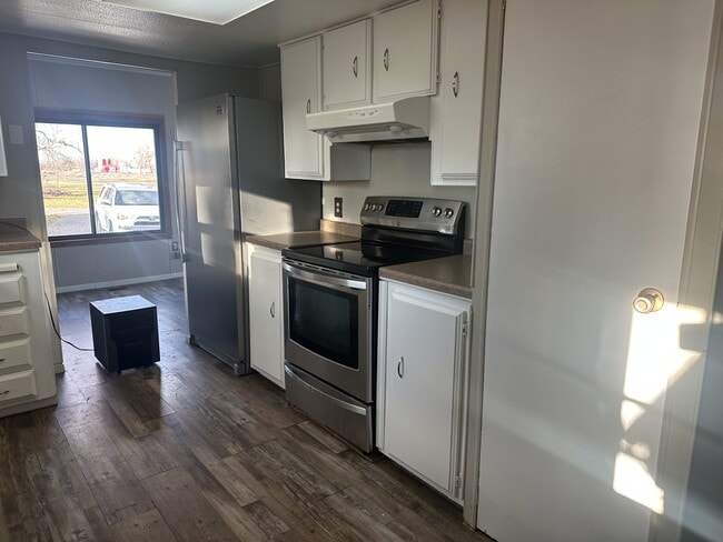 Photo - 2421 2nd St